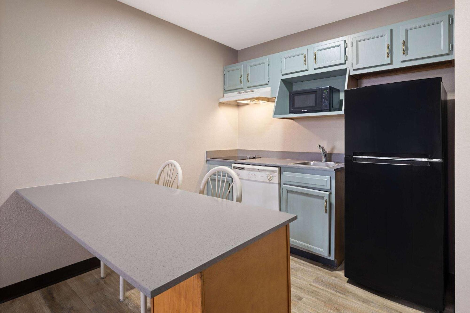 Days Inn & Suites By Wyndham Kokomo Kültér fotó