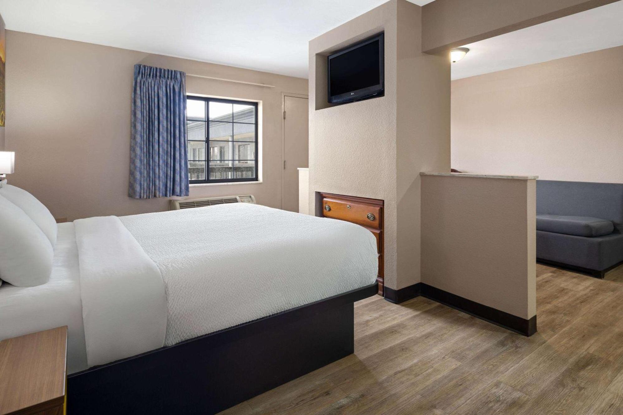 Days Inn & Suites By Wyndham Kokomo Kültér fotó