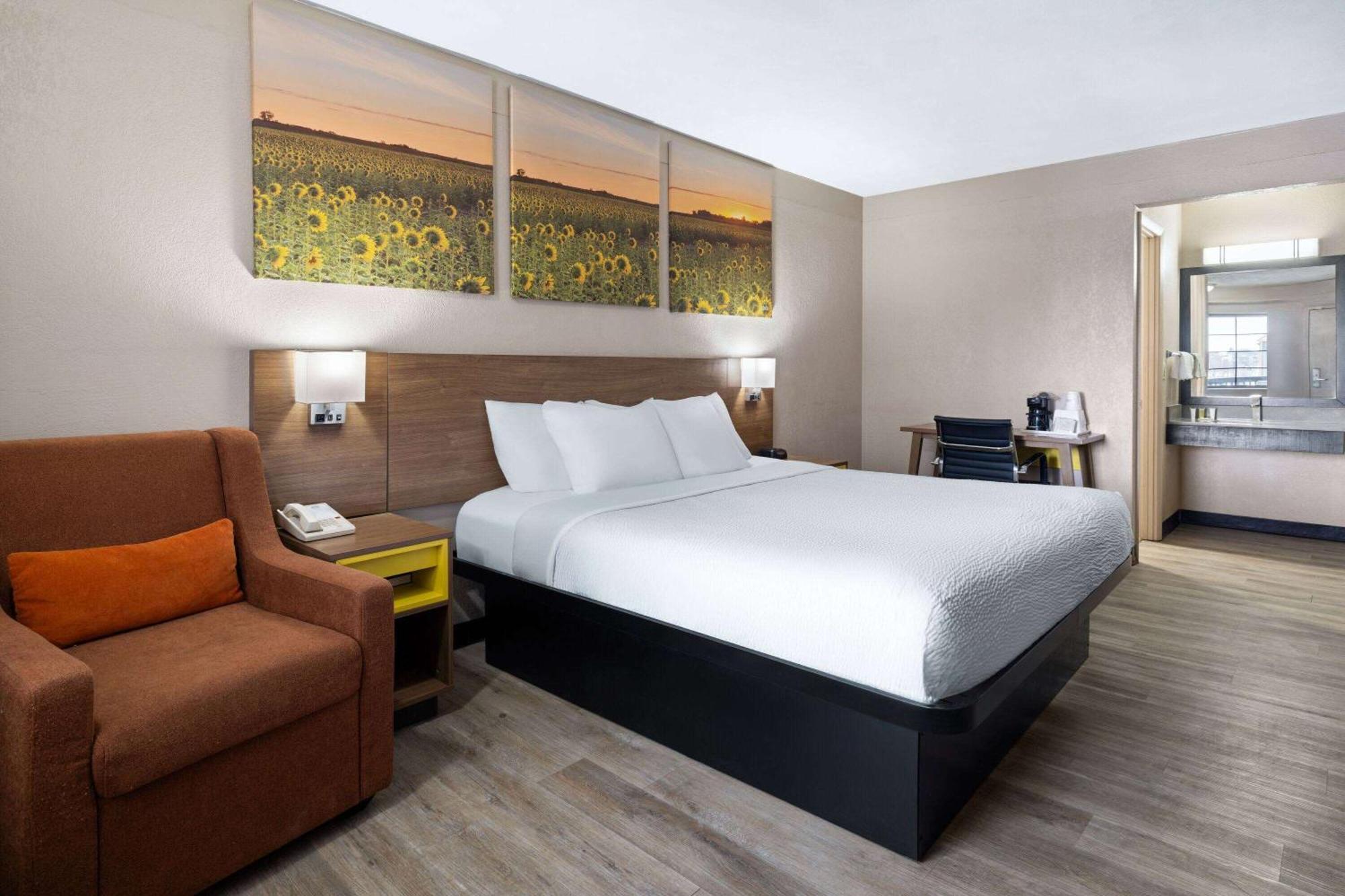 Days Inn & Suites By Wyndham Kokomo Kültér fotó