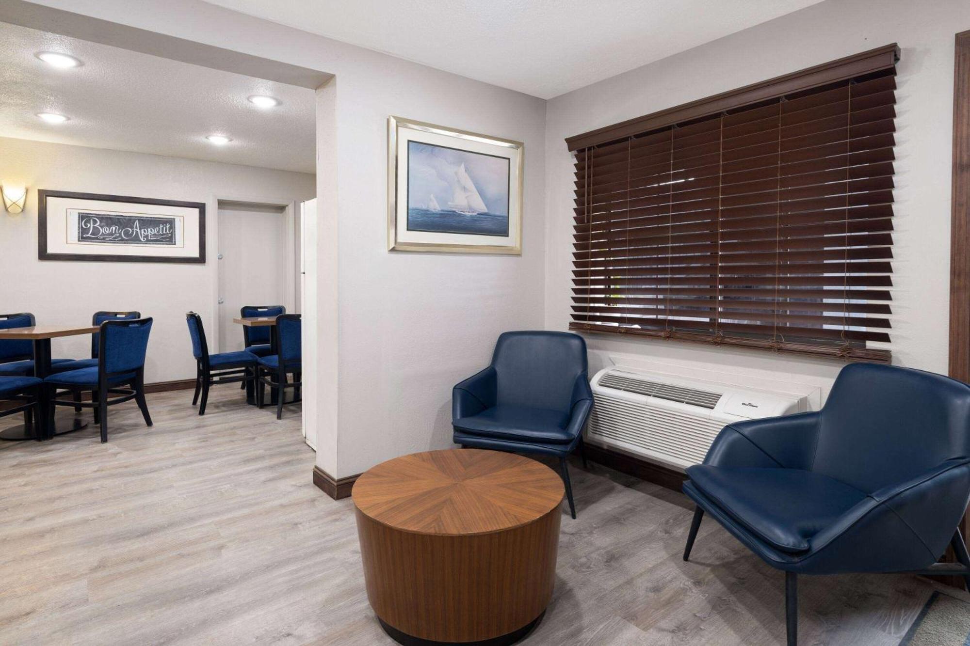 Days Inn & Suites By Wyndham Kokomo Kültér fotó